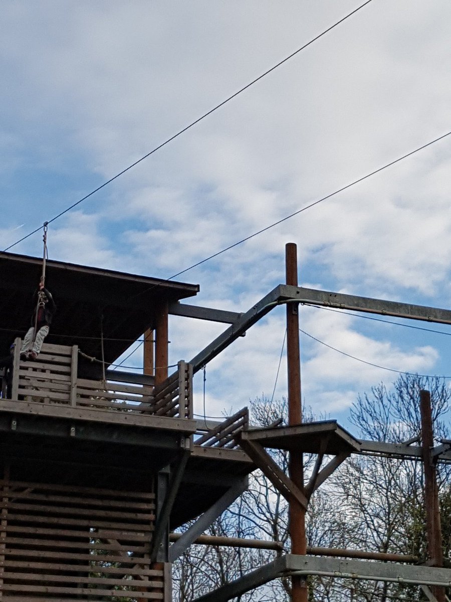 Mr_PHinds's tweet photo. Zip Wire… https://t.co/VZSLzIACzj https://t.co/qpZMfMr5Lf