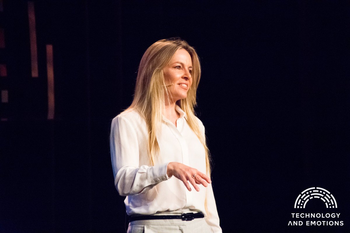 TechEmLive's tweet photo. "It was a sensual journey between me, my brain and mathematics" Dr. Clio Cresswell telling her story from the main stage #telive2017 https://t.co/CYuNP9YYiV