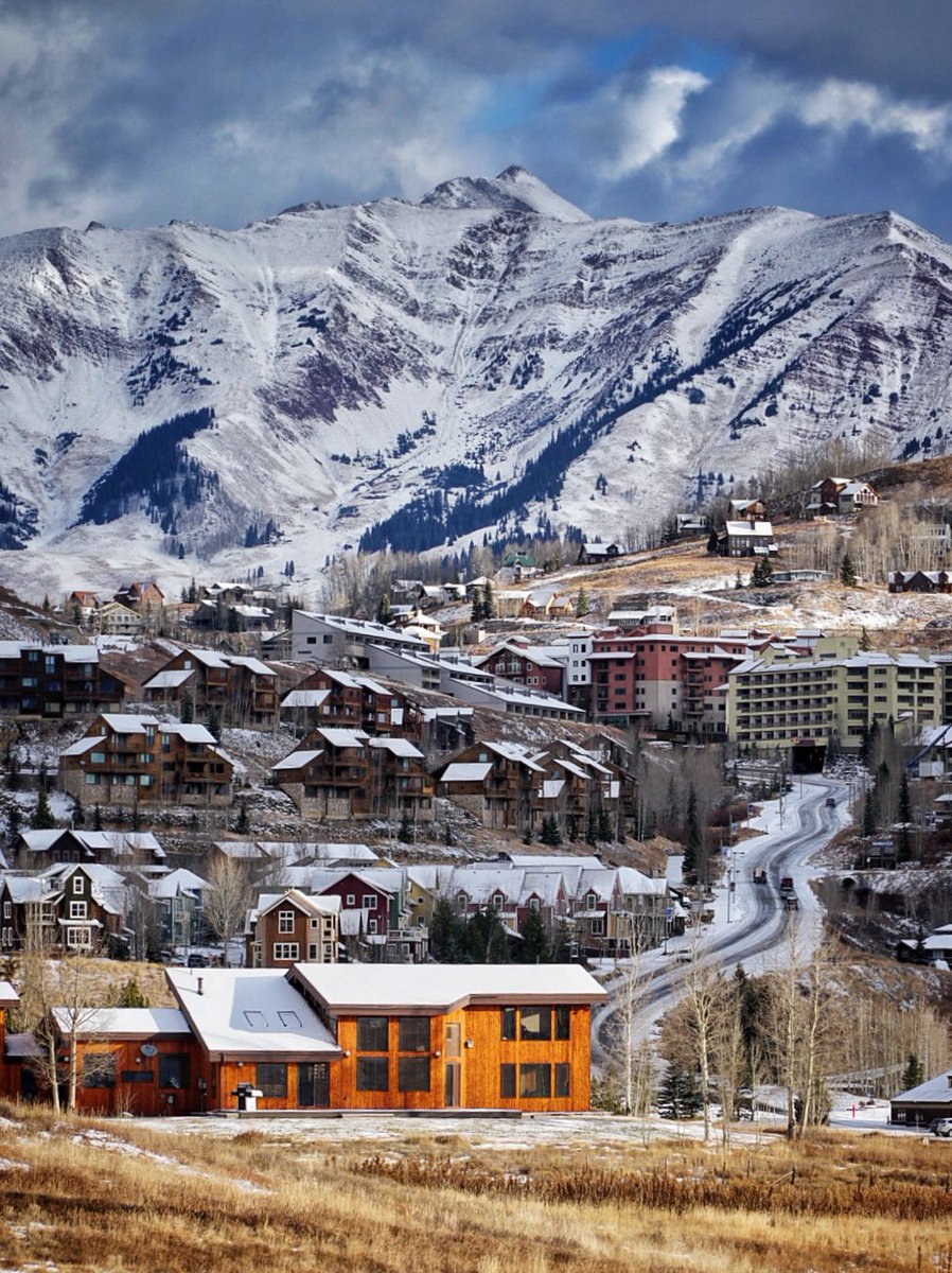_TravelCB's tweet photo. Snow in #crestedbutte this morning! https://t.co/eTfbPqpLMg