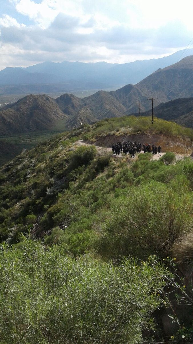 IUSPMendoza's tweet photo. Actividad en el #Cerro_Arco alumnos de 1°👮se desplazaron a pie hasta el 🏞️#Arco y luego hasta el cerro #ElGateado 👉 https://t.co/yRTBjLCfyr https://t.co/zXbHTZpRTv