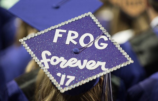 TCUAlumni's tweet image. Today is #FrogForLife day!

Much 💜 to all our amazing current &amp;amp; future #TCUAlumni. 🐸⬆️