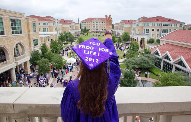 TCUAlumni's tweet image. Today is #FrogForLife day!

Much 💜 to all our amazing current &amp;amp; future #TCUAlumni. 🐸⬆️