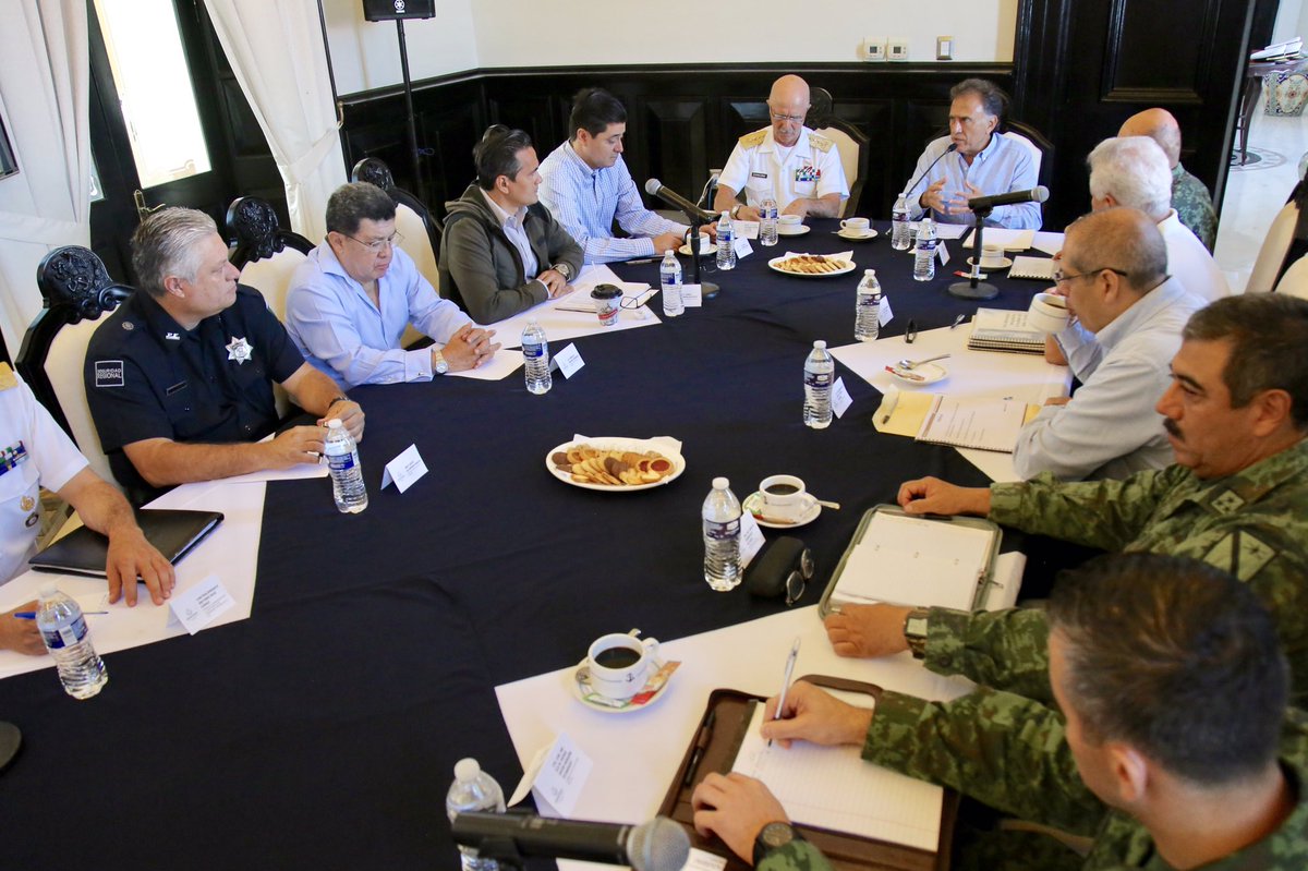 YoconYunes's tweet photo. Desde temprano en el Puerto de Veracruz, iniciamos la reunión del Grupo de Coordinación Veracruz sobre seguridad pública. https://t.co/gWntyDA50s