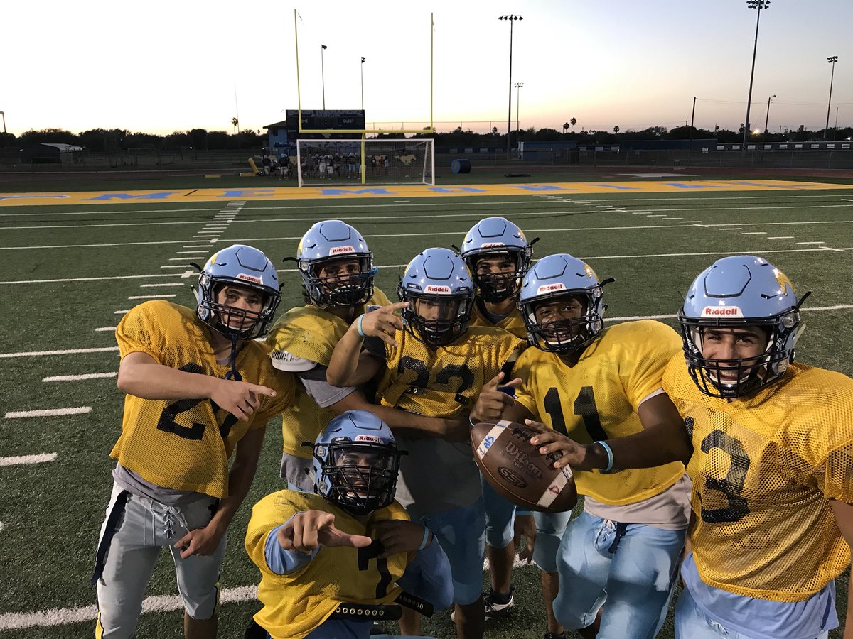 mcmemfootball's tweet photo. Another practice, another one for the Good Guys! #TOSelfie #StangNation #ThereWasNoWhistle #OwnTheINT #NeedAYellowJersey #RIPQB https://t.co/JtUEh0B4yS