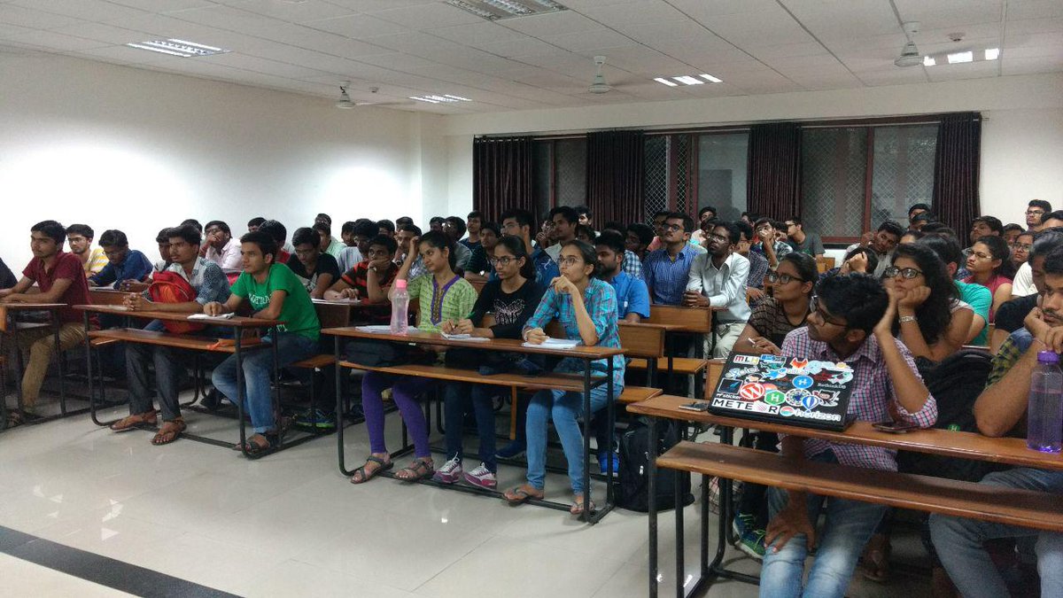 GDGNITSurat's tweet photo. @gdg Organised a two day workshop and shared knowledge about the "Language of Web - JavaScript" to young developers in university. https://t.co/lybz7LwUsA