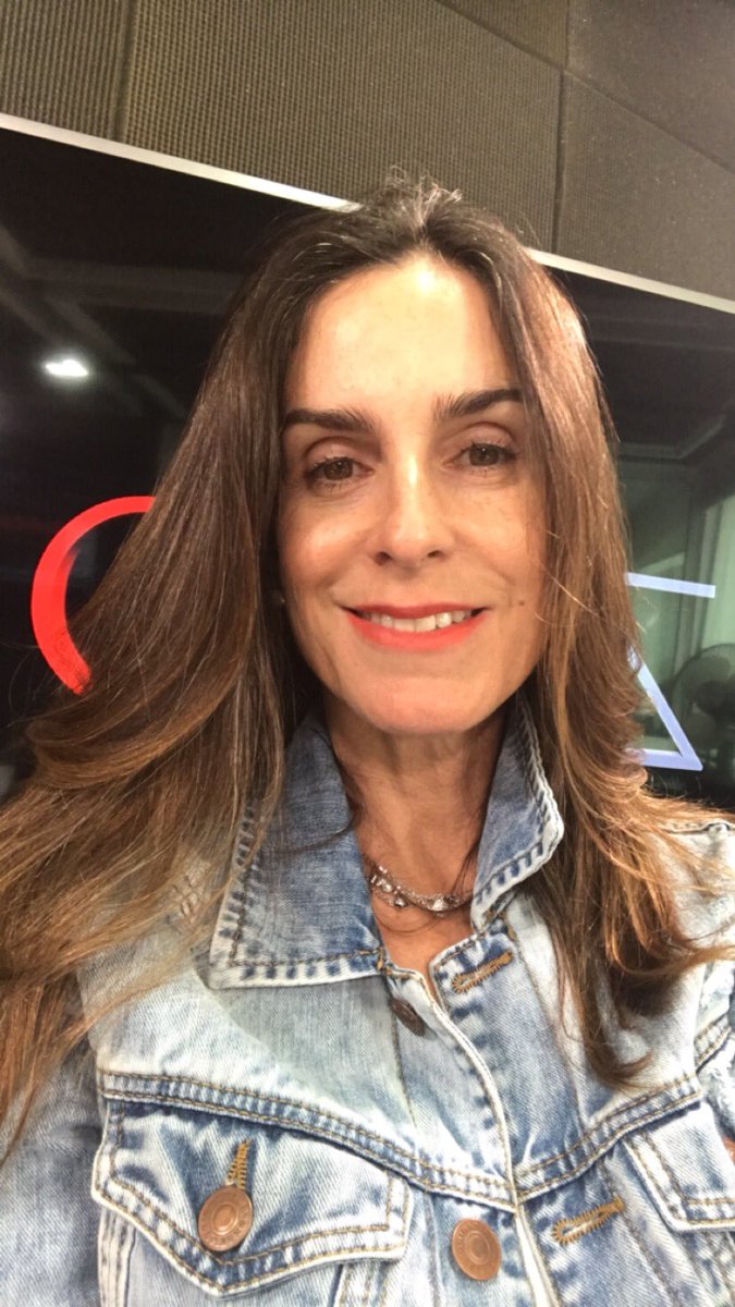 mgsubercaseaux's tweet photo. Lista para #LaBuenaVida en @radiozero977 Hoy #CarlosPascal para hablar de distintas preparaciones con Pisco @Carlos_Pascal @kitchenclubscl https://t.co/4vnr8RlRpm