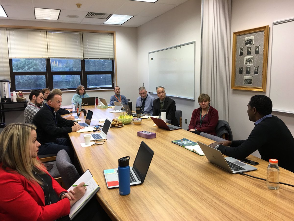JeniJzapatka's tweet photo. @jasontoddgreen leads secondary admin through conversations on process, risk taking and culture shift #cksdchat https://t.co/x3Kvq417yc