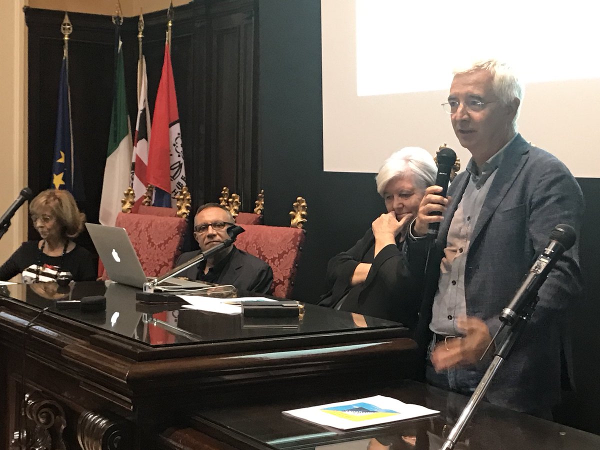 Festivalscienza's tweet photo. Il #cagliariscienza17 inizia qui. La prima relazione è di Chiara Zuccato, sulla storia della malattia #Huntington e le scoperte recenti https://t.co/iVLWffyUHl