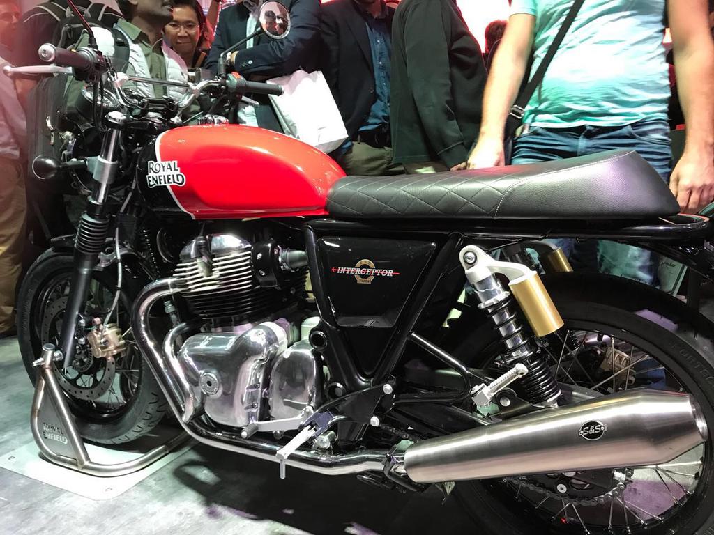 7890_raj's tweet photo. #Revolution #ReTwins #650cc #Legends_are_Back #BEAST #Power #Interceptor #GT @sidlal @royalenfield @SarabhaiGroups #MLG1901 #ECIMA #RoyalEnfield #Made_like_a_Gun https://t.co/Lmv2MYYpM8