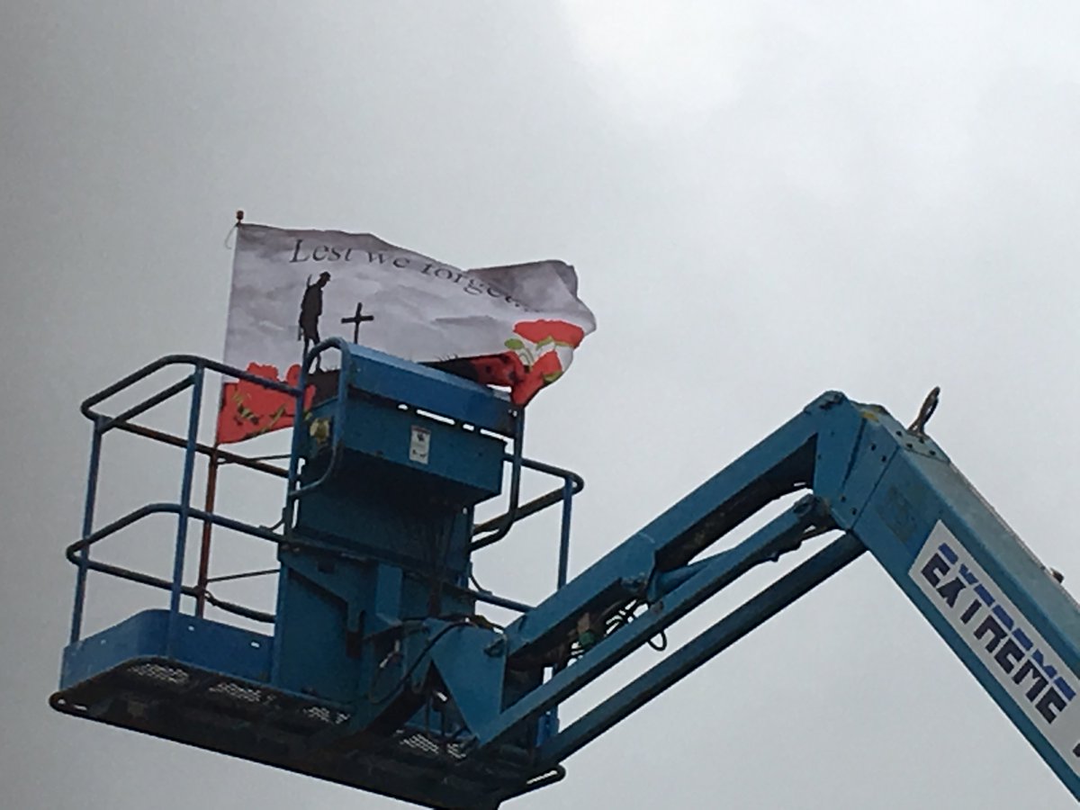 ExtremePPltd's tweet photo. It's that time of year when we pay our respects to our fallen and remember them! Lest we forget flag flying high at our Sussex depot ❤️ https://t.co/6u4fAKPgQP