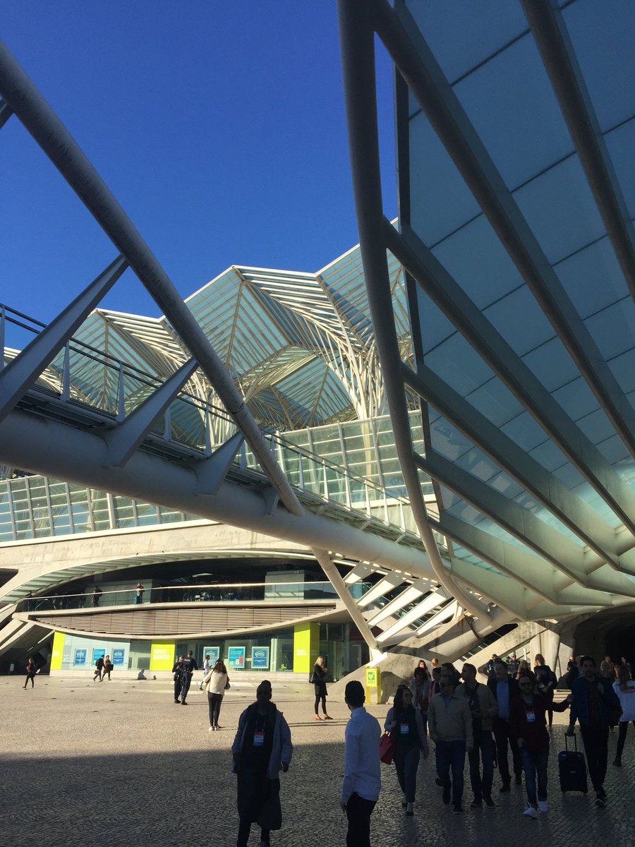 FMuzard's tweet photo. #Bricksapp @ #Websummit Lisbon. Pleins de bons retours, venez nous voir où inscrivez vous à la bêta sur bricksapp.io ! https://t.co/Sy3aGgQ5kr
