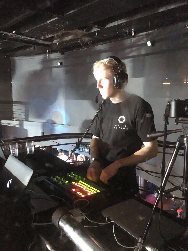 opticmotion_'s tweet photo. Visuals at SWX Bristol for Halloween #visual #projection #SWX #halloween #kisstory #CODEC #nightmareonnelsonstreet #farfetched #opticmotion https://t.co/KcItLtxesT