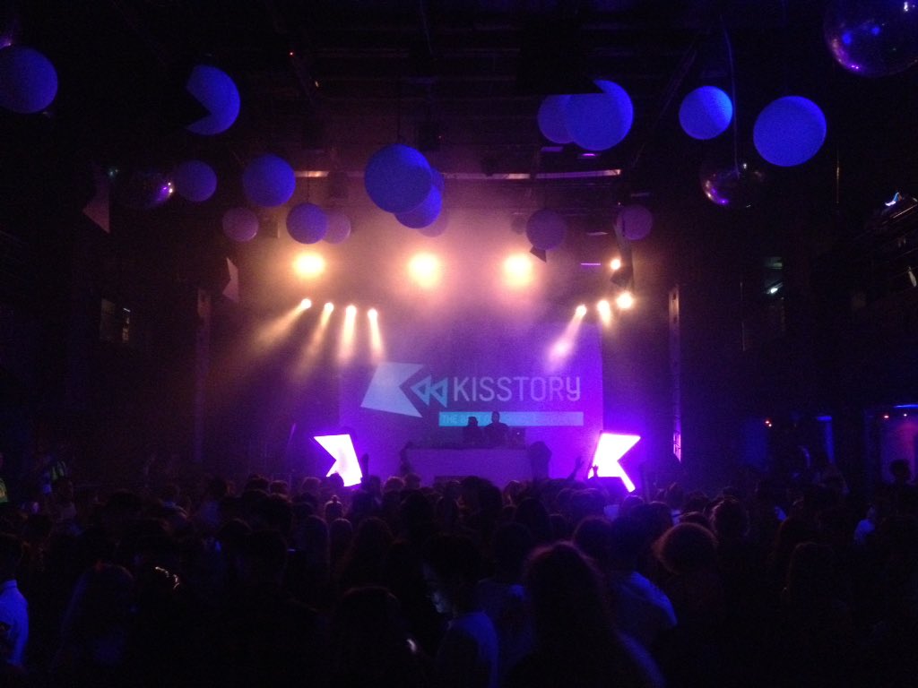 opticmotion_'s tweet photo. Visuals at SWX Bristol for Halloween #visual #projection #SWX #halloween #kisstory #CODEC #nightmareonnelsonstreet #farfetched #opticmotion https://t.co/KcItLtxesT