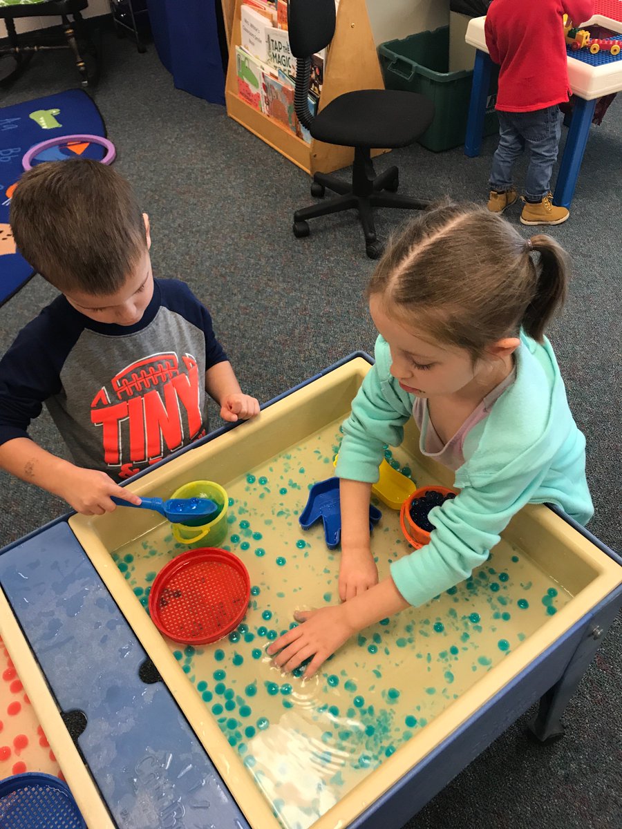 ECin113's tweet photo. Miss Nicole's class is playing with us today! #EC302 @ecwithmsnicole https://t.co/dI2qMcxXOb