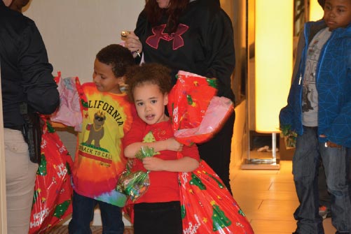 HCPFoundation's tweet photo. Support our #HoCoKidsCampaign and give the gift of holiday happiness! Learn more https://t.co/7rG3hEGiW2 https://t.co/1mBoWqTwE4