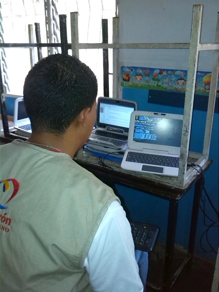 CbitRancheria's tweet photo. Seguimos fortaleciendo el recurso tecnológico canaima en las instituciones más lejanas de nuestro municipio @FundabitMerida @Fundabit https://t.co/VsC8V9DL4y