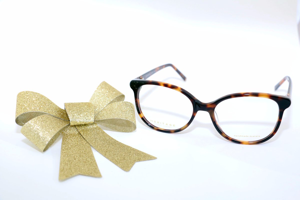 VisionExpress's tweet image. Tomorrow we'll be hosting our #festiveframes #bloggersevent to talk about finding the perfect frames for the festive season &amp;amp; we can't wait!