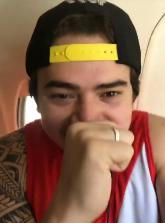 whinunes_jp's tweet photo. @whindersson Enviei a mensagem //  Não respondeu 
@whindersson https://t.co/bPFrckhI3y