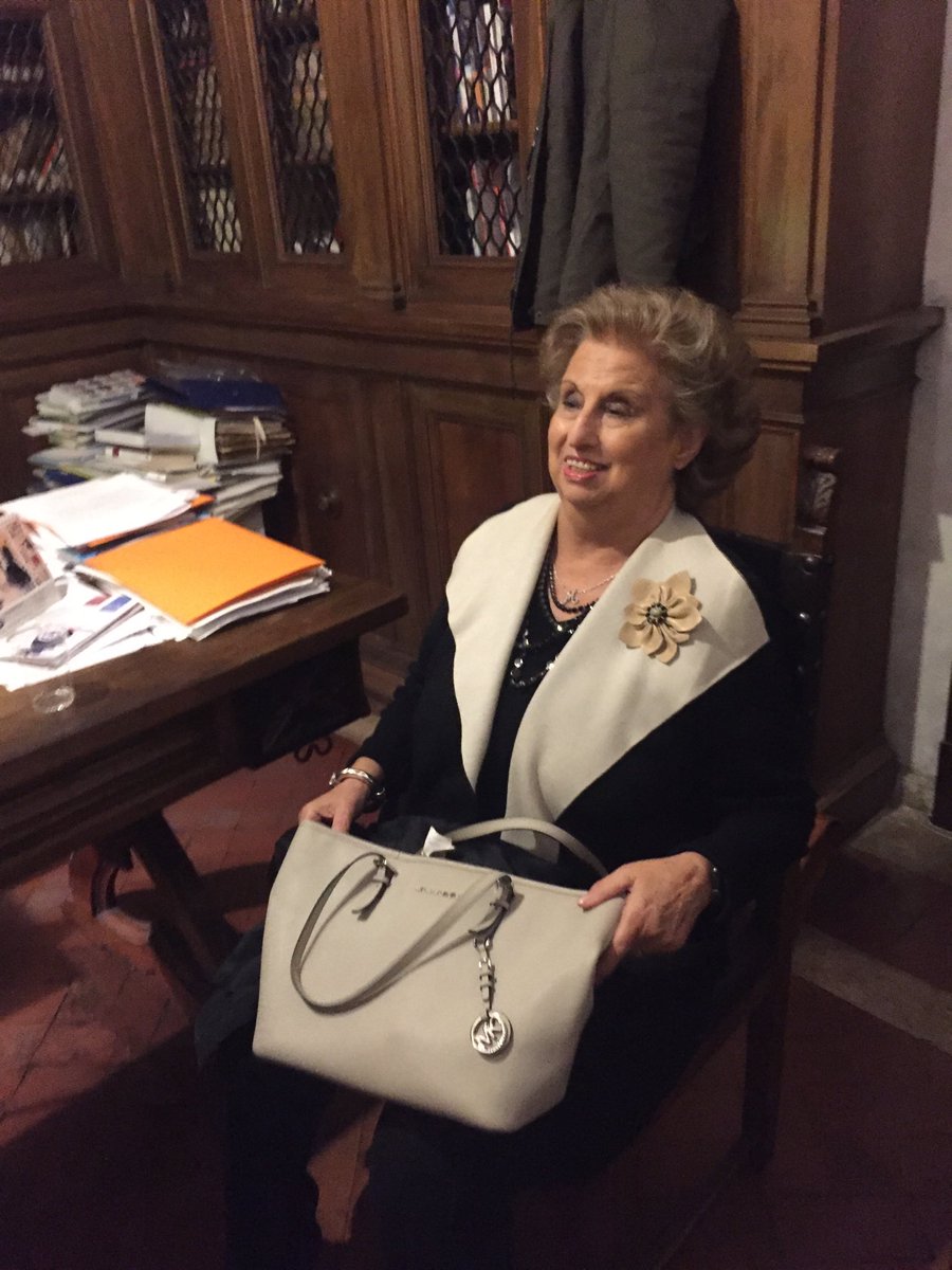 Monicamondo's tweet photo. Con #MariaFalcone @IstitutoLSturzo @SanPaoloEditore #Leideerestano https://t.co/Dwqf5y8o2f