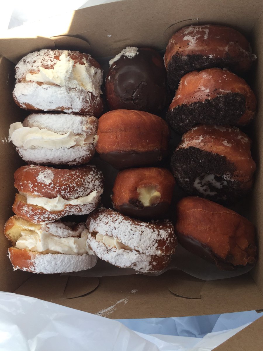 vangilst_dan's tweet photo. Hello, #doohers my old friend
I've come to eat from you again
Because a pastry sweetly filled
If I don't bring home blood will be spilled https://t.co/FchS2Ug3r6