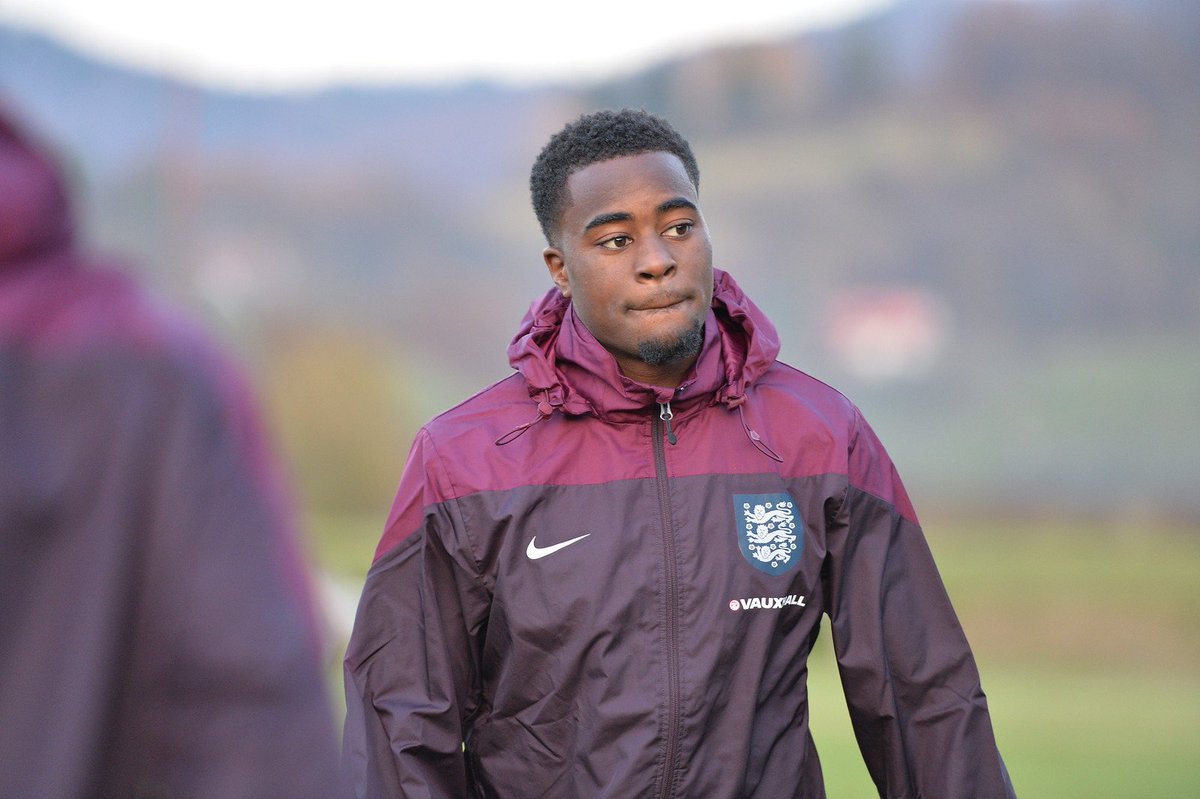 Dag_RedFC's tweet photo. Morgan Ferrier and Fejiri Okenabirhie training with England C in Slovakia ahead of tomorrow's International Challenge Trophy final. https://t.co/Wnkz95W6jF