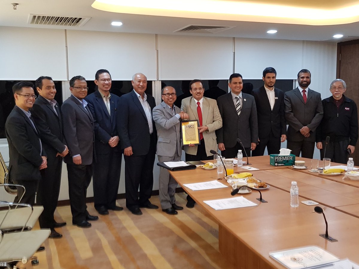 RoslanMdTaha's tweet photo. Lawatan Saudi Council of Engineers(SCE) ke Lembaga Jurutera Malaysia(BEM) kongsi pengalaman &amp; pohon khidmat pakar BEM bantu memantapkan SCE https://t.co/ardp3aDmGH
