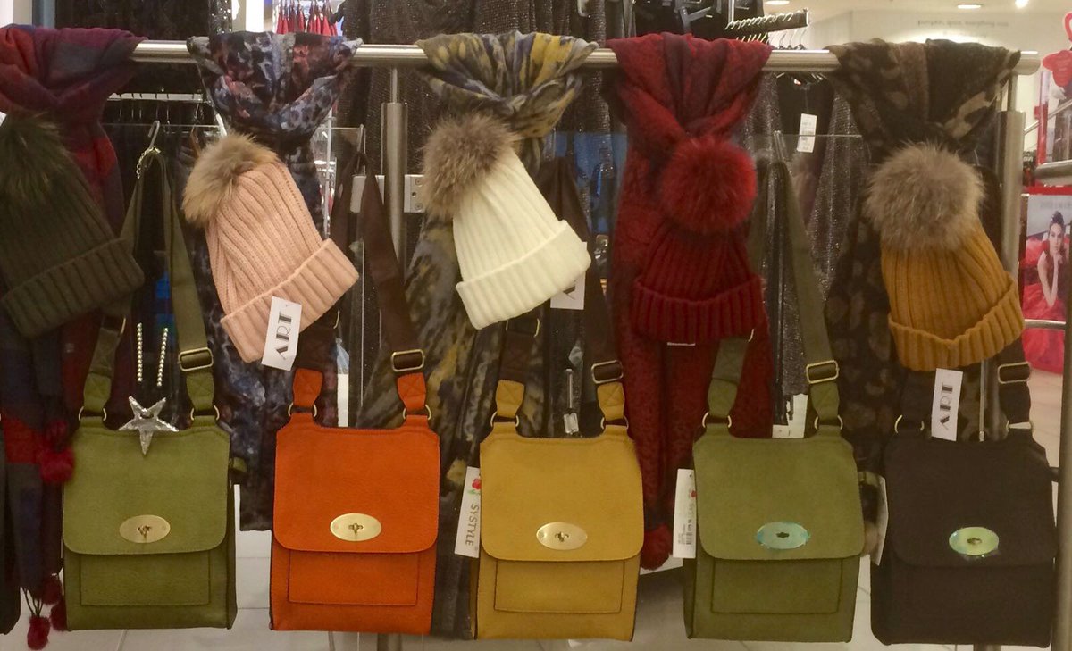 ChoiceBoutiques's tweet photo. If only I had a #hat to match my #scarf and #handbag...nothing like a well coordinated wardrobe. #choicestyle #Accessories #StreetStyle https://t.co/QS2N8EuLZ6