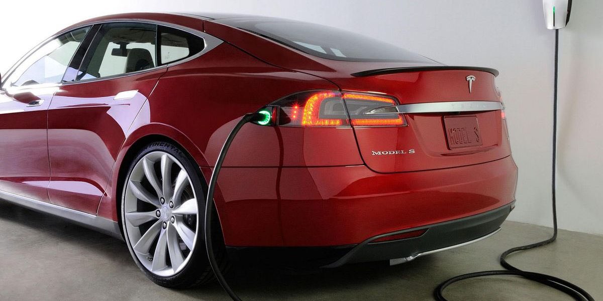 ecarshu's tweet photo. Kulcsfontosságú ember távozott a Tesla-tól https://t.co/x4JxBI78Rs #tesla #magyarhirek #ecarshu https://t.co/GChMznpR01