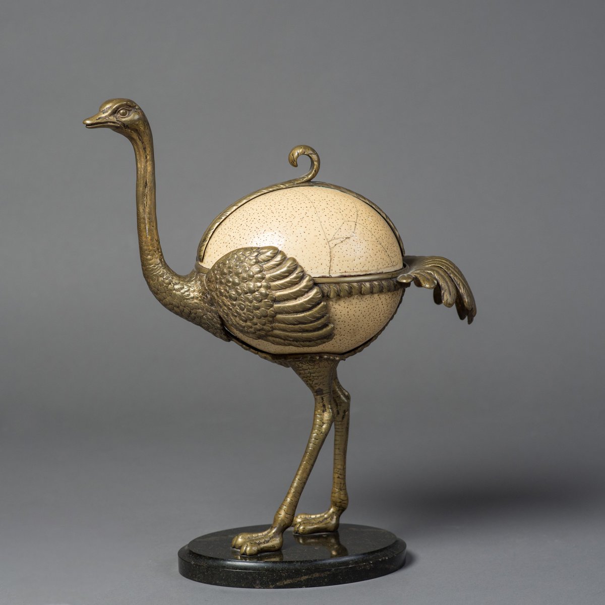 OutredAntiques's tweet photo. An elegant Ostrich #French #antique #interiordesign #Christmas https://t.co/Tztu9aum4V