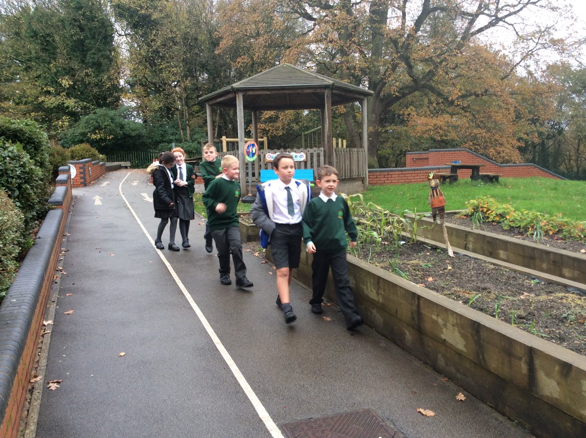 WoodfieldWigan's tweet photo. The wet weather has not stopped us completing our @_thedailymile @IhlWigan https://t.co/nGpRz7bPd8