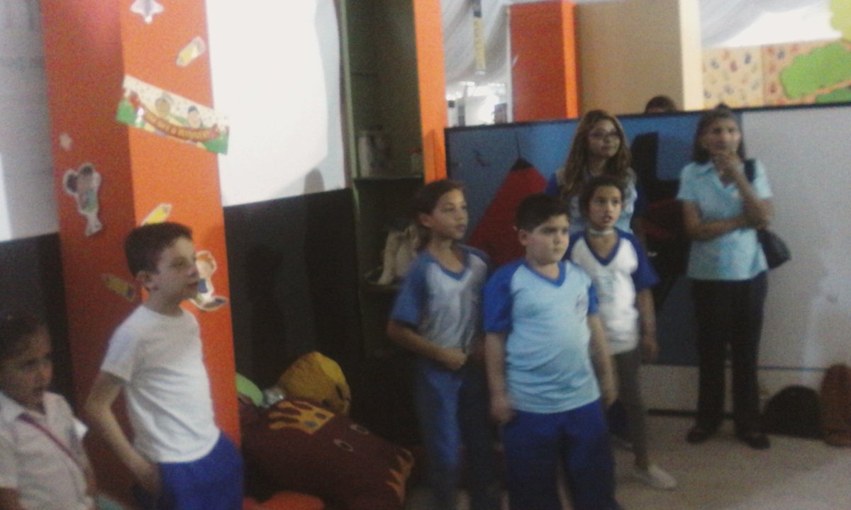 CRAjuanito's tweet photo. Nuestras maestras dijeron presente junto a sus alumnos en el Chamario #Filuc2017  #ParaSeguirLeyendo https://t.co/KUOCu2YXs3