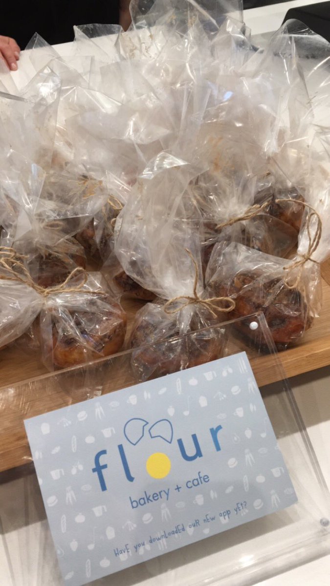 seaportbos's tweet photo. @sweetgreen is open in #Seaport! 🥗First 250 customers get a free sticky bun from @flourbakerycafe!! #sweetgreen #seaport #northernave https://t.co/018Z6Nc9lQ