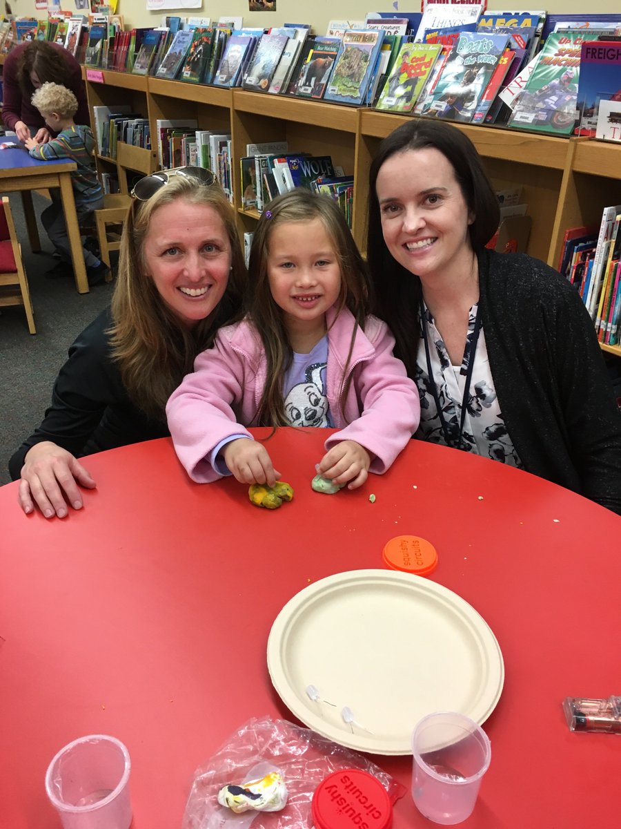 j_kalidonis's tweet photo. KK had fun exploring and designing circuits today during Maker Space with Mrs. Rader! #NHSSD #littlest lions @NHS_LES https://t.co/vHokrt0njq