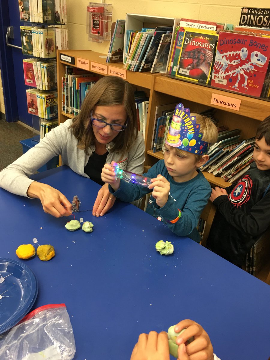 j_kalidonis's tweet photo. KK had fun exploring and designing circuits today during Maker Space with Mrs. Rader! #NHSSD #littlest lions @NHS_LES https://t.co/vHokrt0njq