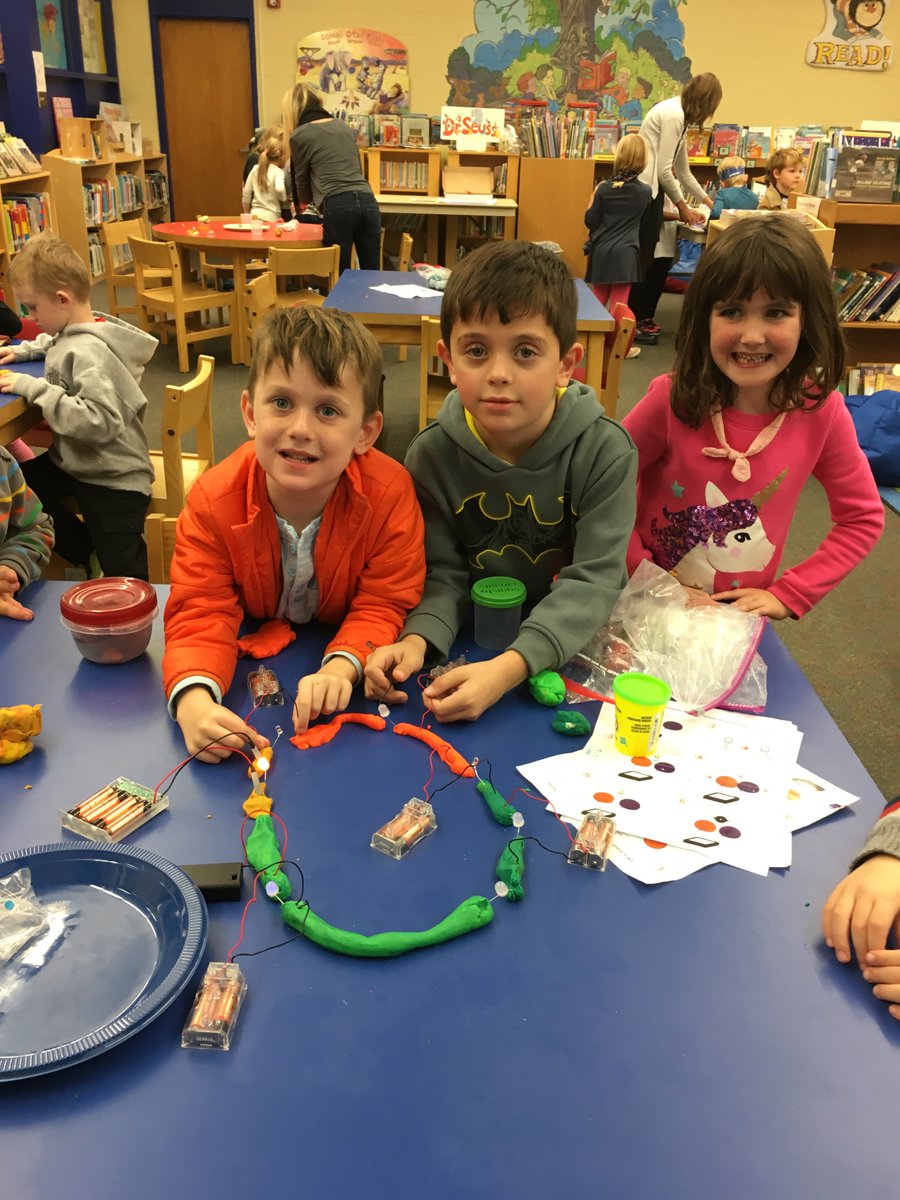 KK had fun exploring and designing circuits today during Maker Space with Mrs. Rader! #NHSSD #littlest lions @NHS_LES
