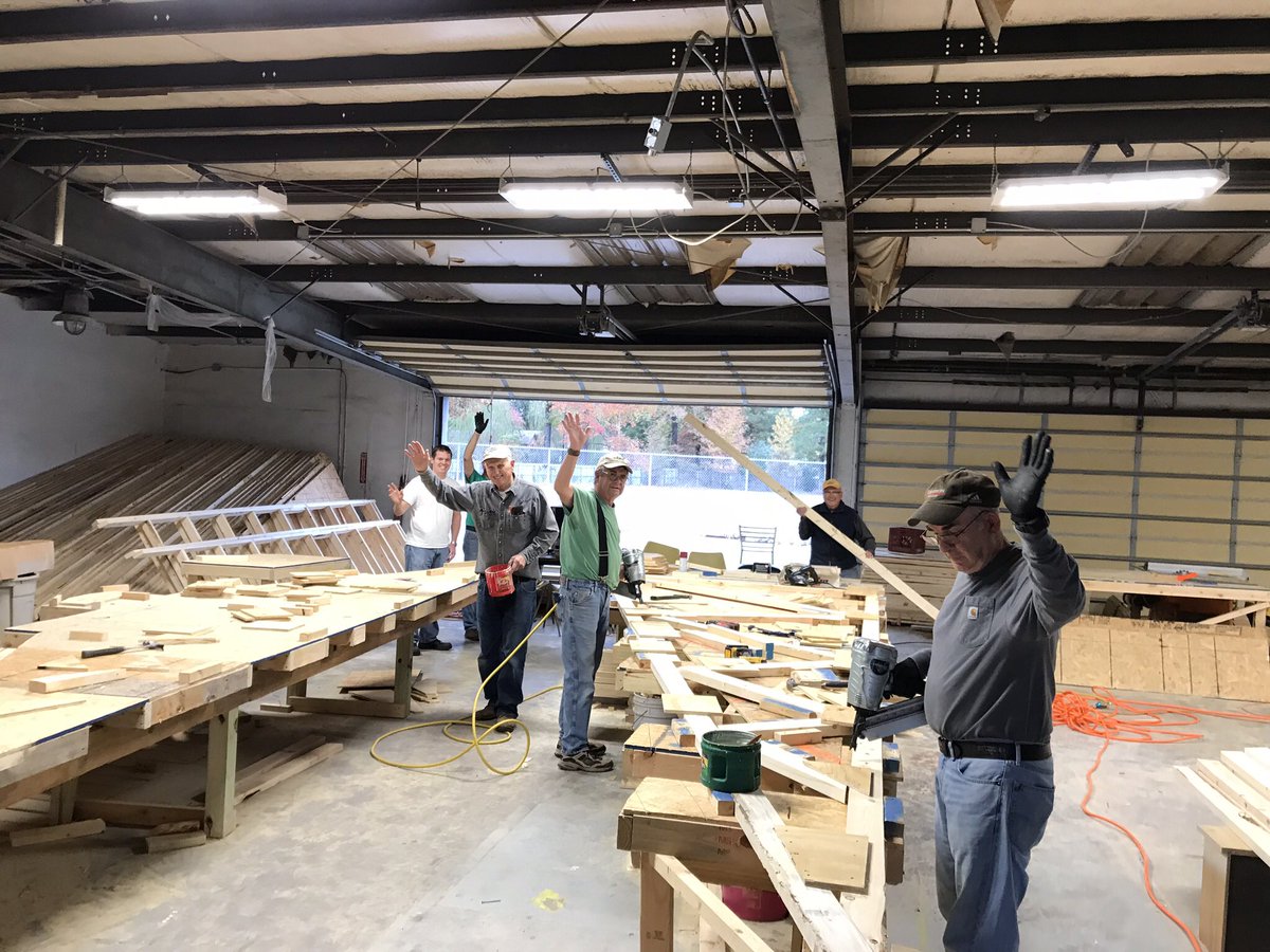 #ThankfulTuesday - We love the Over the Hill Gang!Want to join them? Email volunteer@habitatcentralar.org!