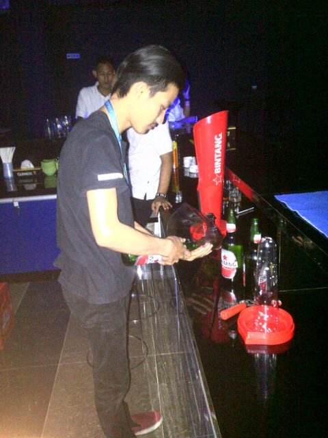 Berangkat gelap pulang terang .