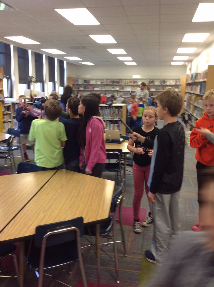 jbarzowski229's tweet photo. Field 5th graders participating #googleexpeditionsAR. Having a blast! #engaged64 https://t.co/VIRQMvjR0H