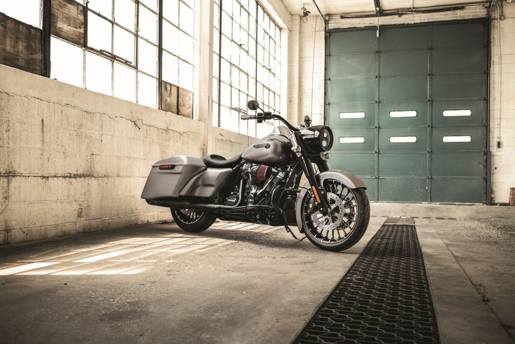 RagingBullHD's tweet photo. You cant tell me this isn't a gorgeous bike!

#bike #bikeride #bikers #bikelove #bikergang #bikerchick #bikerlife #motorcyclelife https://t.co/qtUcTXDPK7