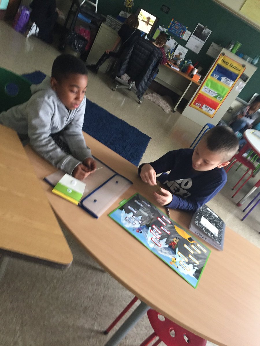 MrsStefanik's tweet image. 2 heads are better than 1 #TogetherTuesday #Studentchoice #mathwithsomeone 4G Advanced Math Ss @DundalkES