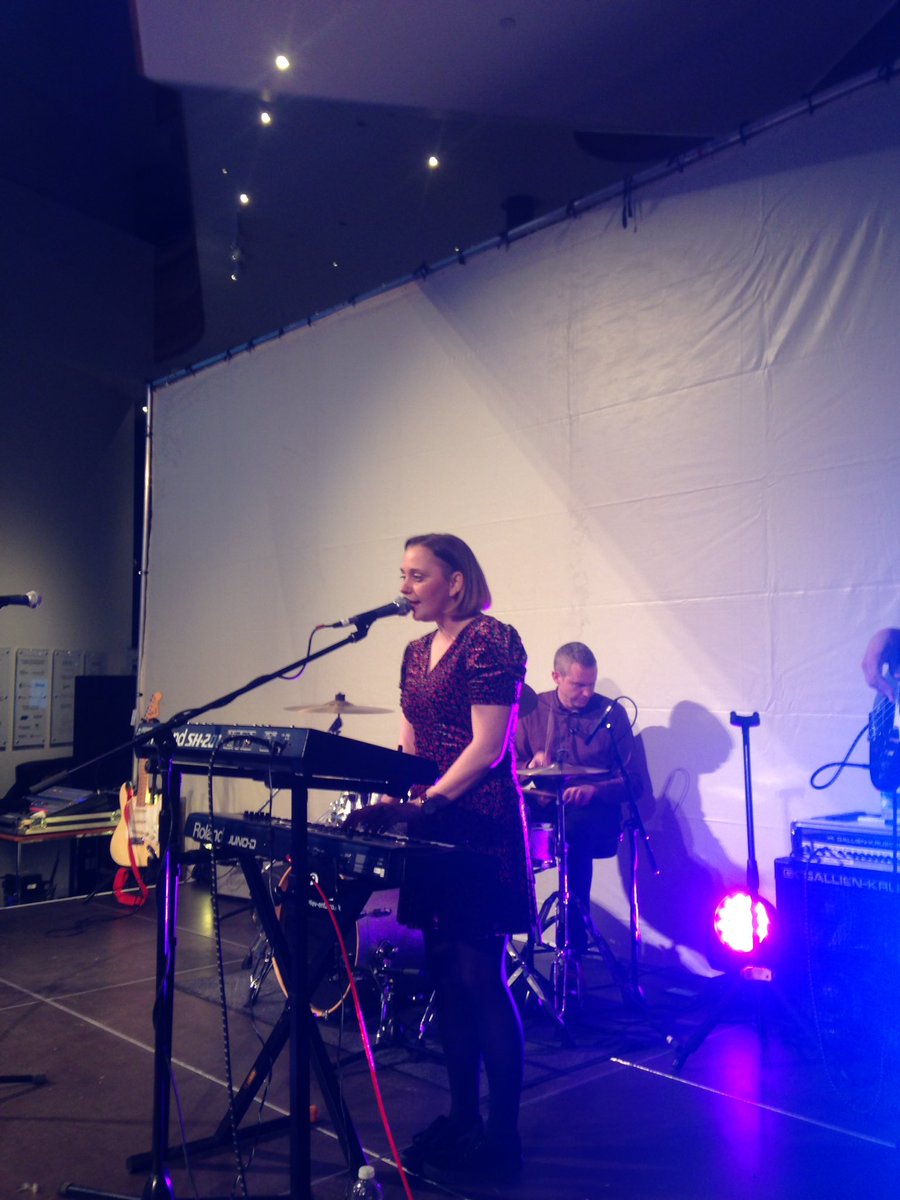 foxpockets's tweet image. Emma Larcombe singing her socks off in the Tessiturians! #TEC17 #glyndebournealumni