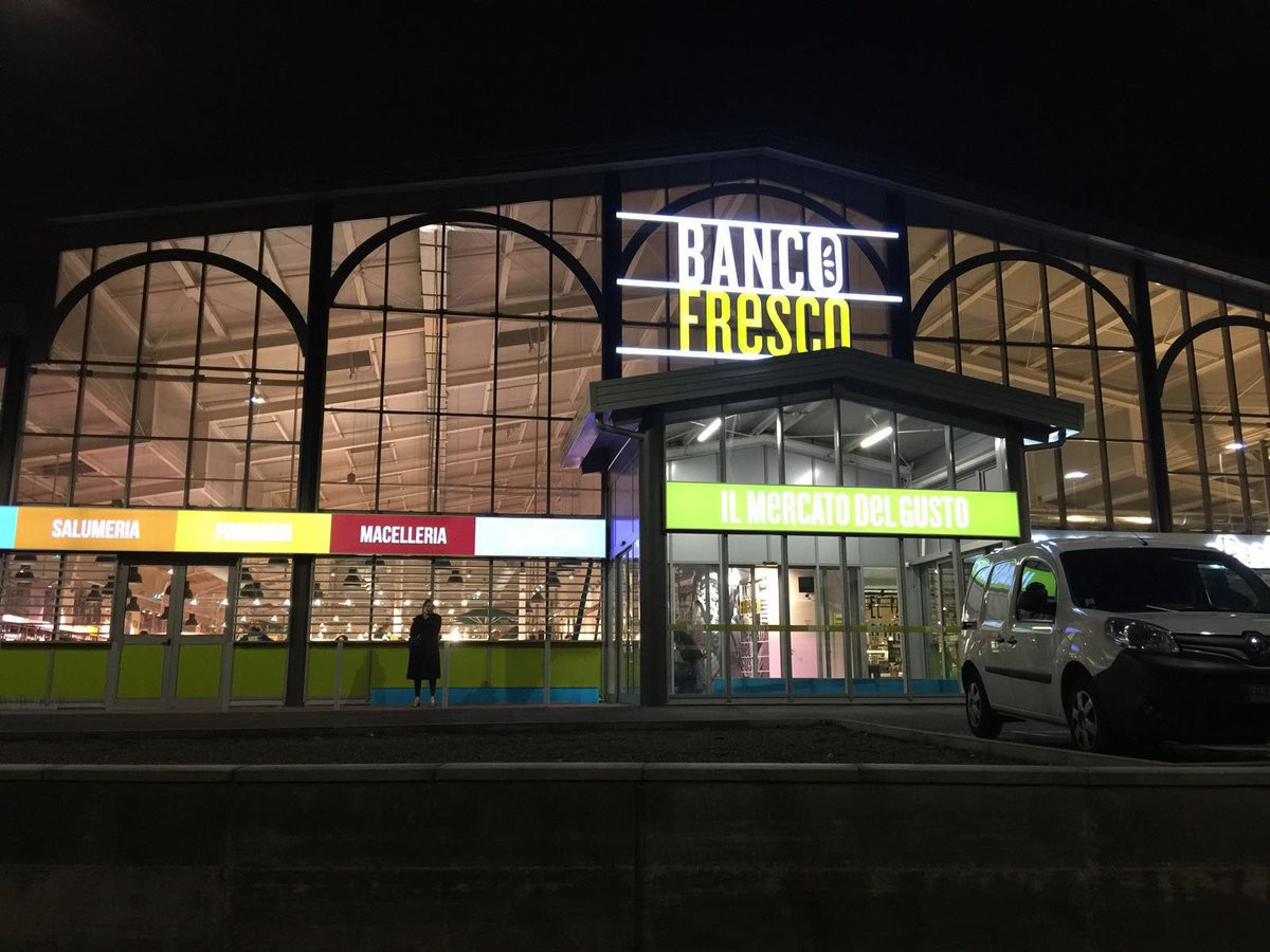 COLABELLANICOLA's tweet photo. #OF in anteprima i primi scatti del secondo #BancoFresco in strada Altessano Torino. Domani l'apertura. https://t.co/EC5RjCVpzu https://t.co/TZy11Z9W1n