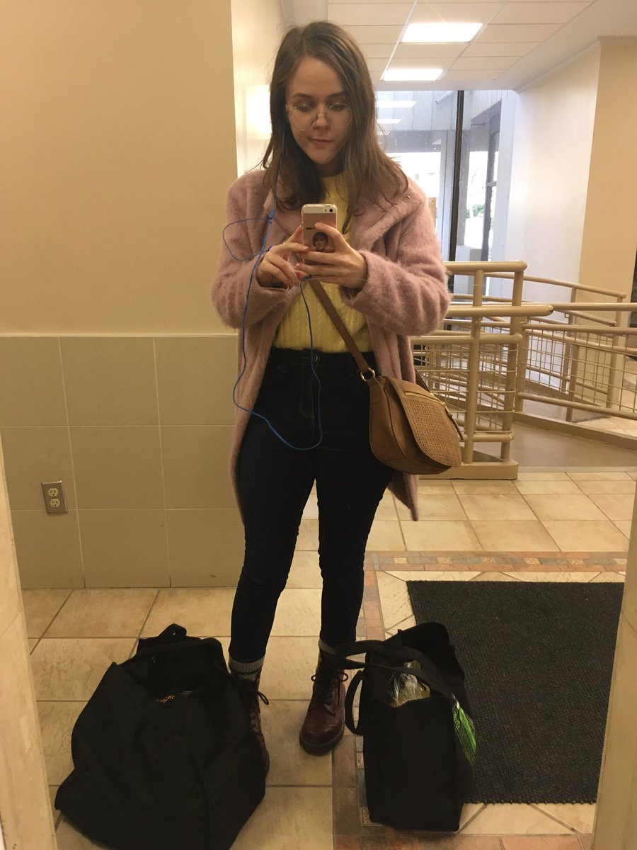 fairytalenames's tweet photo. #lobbylooks featuring my groceries https://t.co/JZm3uKRmUG