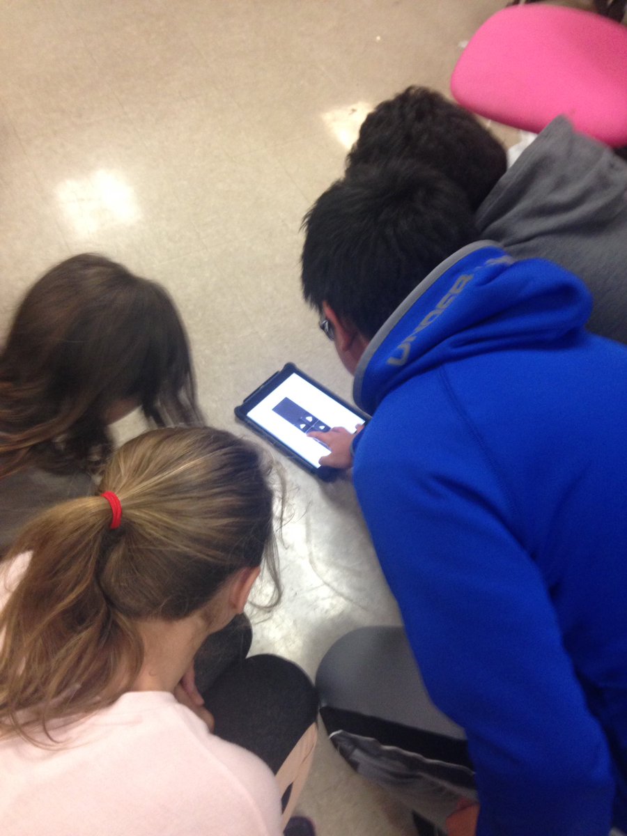 LDubsGatestone's tweet image. Paper Airplane Distance Competition! #colourchallenge #class78