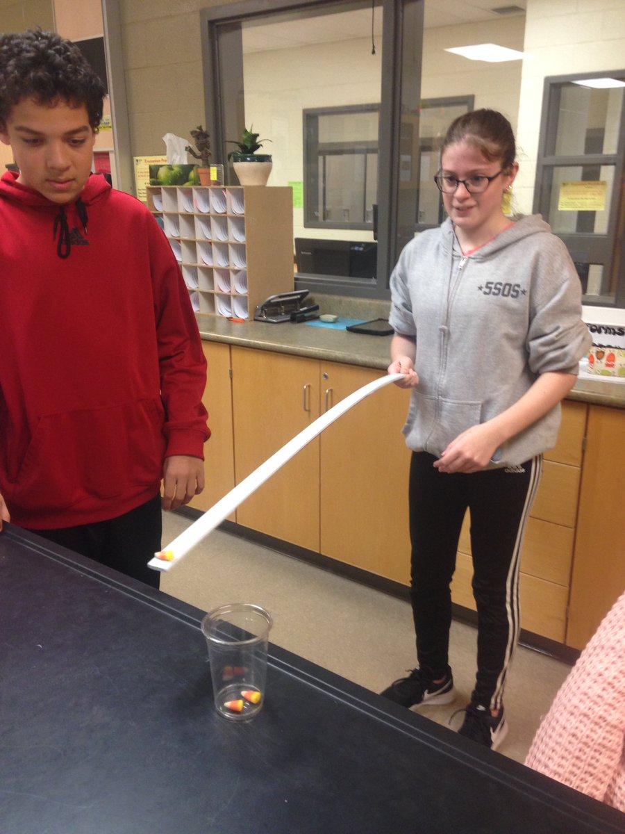 LDubsGatestone's tweet image. Candy Corn Balancing Act! #colourchallenge #class78