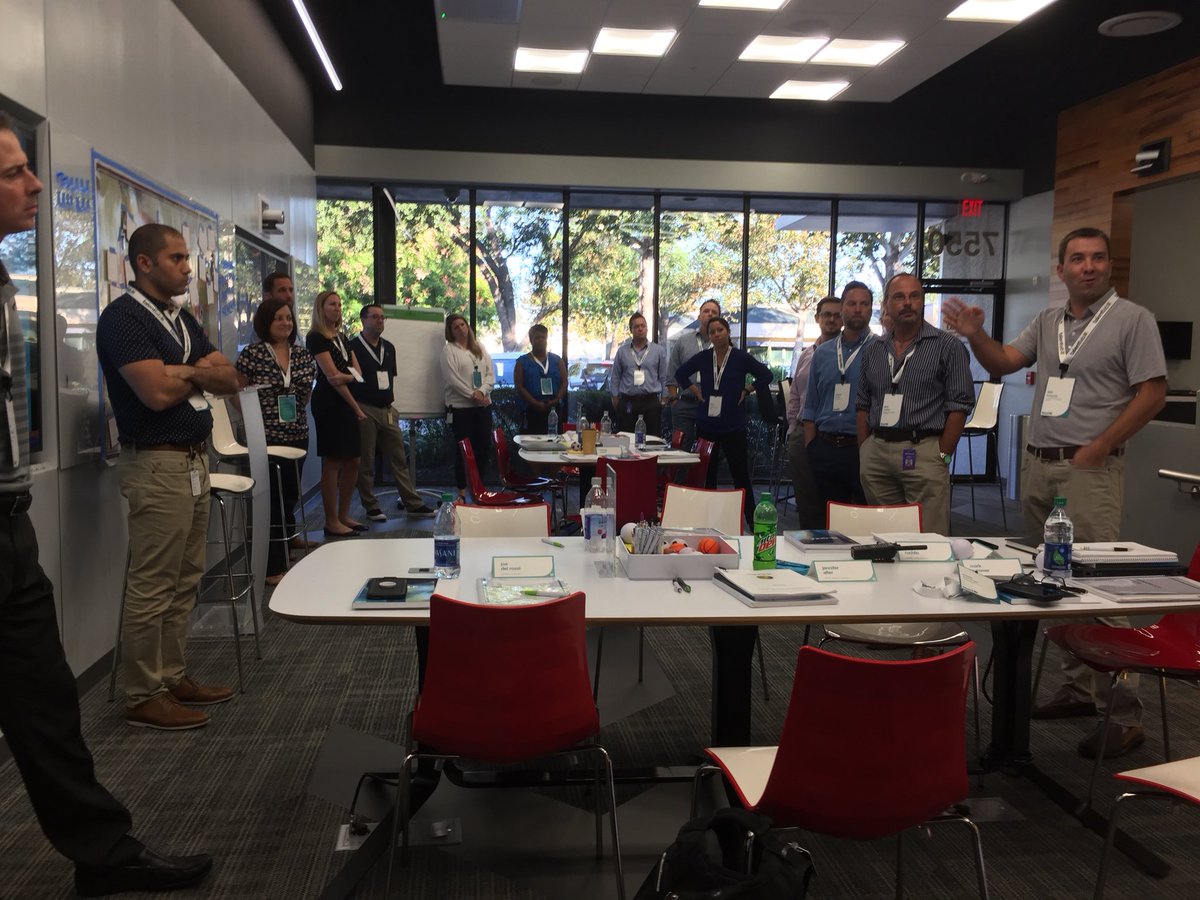 akehrer's tweet photo. A literal 360...#leadNBCU https://t.co/AnYiBQXhY1