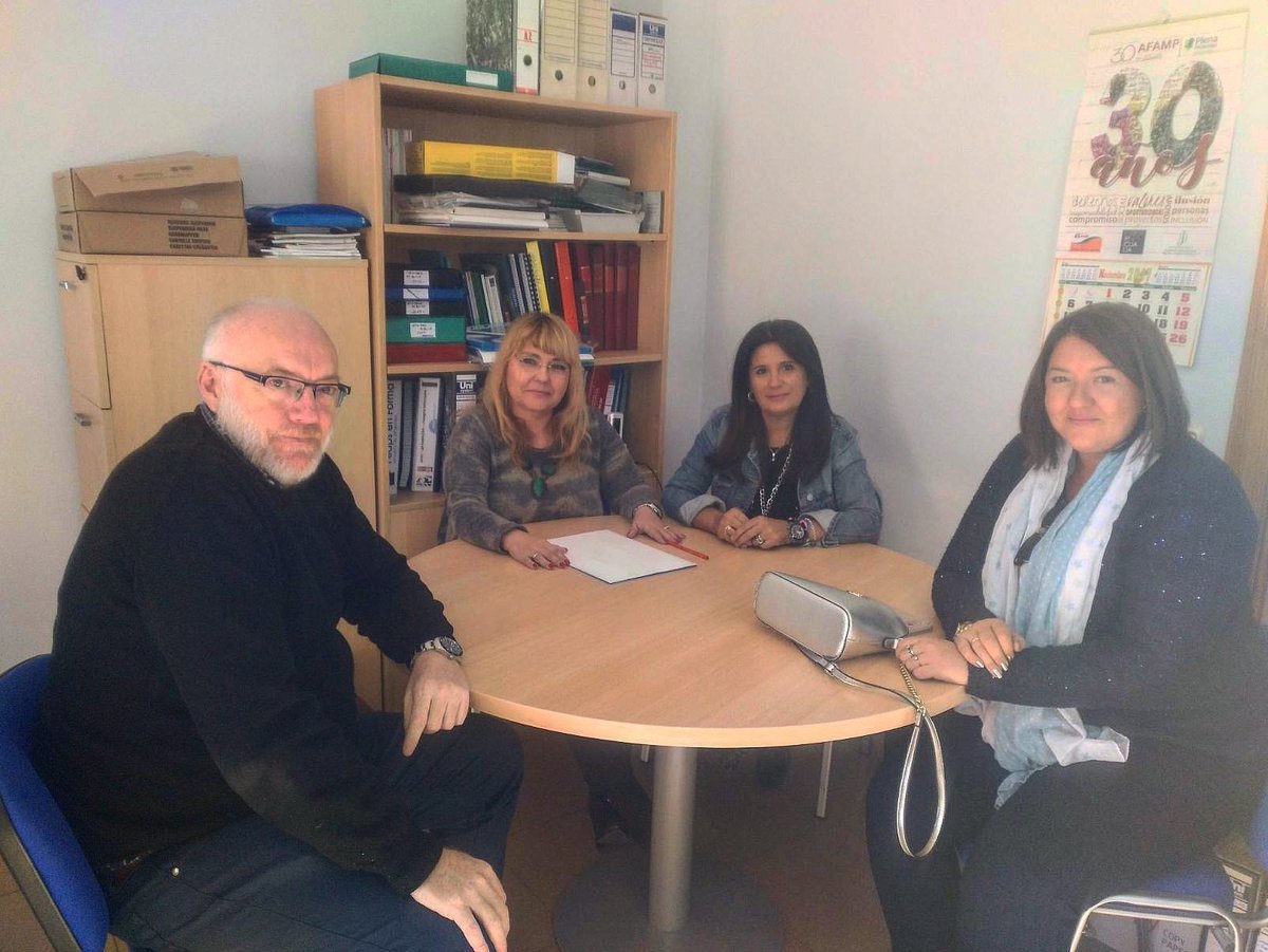 auxidelolmo's tweet photo. Reunión d #Vicesecretarias #Bienestar y #Educación @linarespp con #ainper y #VicesecretaríaRelacionesInstitucionales programando iniciativas https://t.co/ZXbHSwxij6