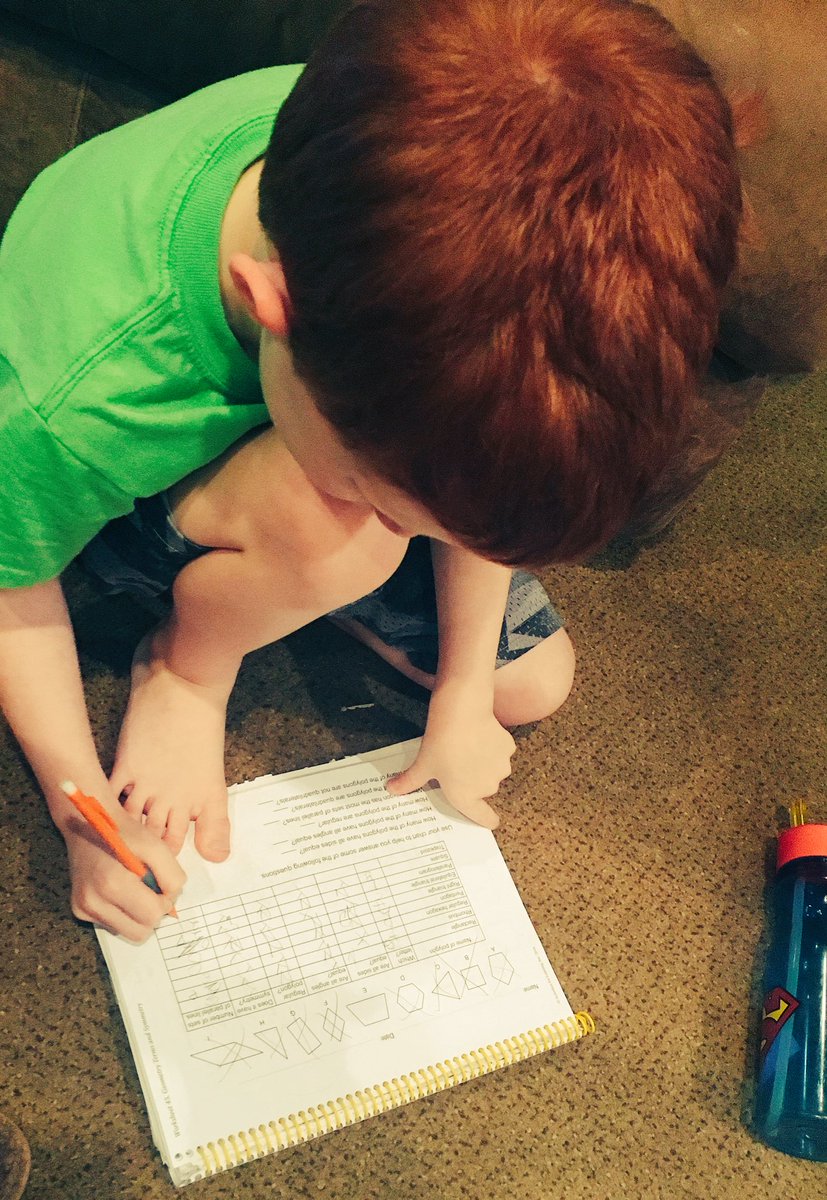 WWMBlogger's tweet image. Conquering geometry. LOVE watching him think. #HomeschoolLife #BoyMom #HouseOfNerds #6yo @khanschen