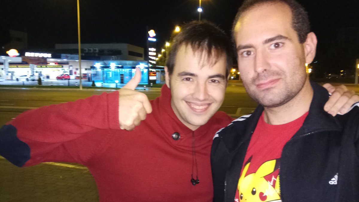 adri_unicornico's tweet photo. Una gran noche compartida con un grande #Rant de @canalG40 que ahora está en @gamifica2YT 🙌🙌🙌 #LogroDesbloqueado ✌😊 https://t.co/cfCxevM190
