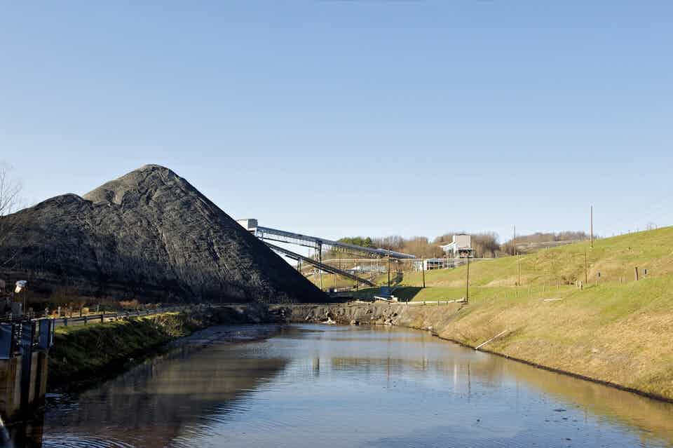 farmingforever's tweet photo. Why does the Carmichael coal mine need to use so much water? https://t.co/pV5DpFi7Lo
#Farmers for #ClimateAction
#StopAdani ๐ https://t.co/YvxtSNgJnm